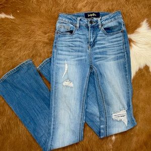 High-rise flare / bell bottom Jean.